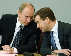Медведев угрожает людям Путина - СМИ