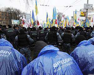 Тимошенко обвинила Партию регионов в преследовании ее людей в Крыму