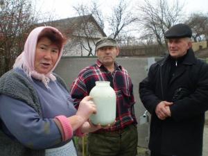 Селяни відмовляються здавати молоко