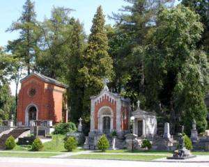 У Івано-Франківську завідувач кладовища вимагав хабар за &amp;quot;місце&amp;quot;