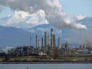 В США загорелся нефтеперерабатывающий завод - 5 погибших