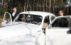 Медведев покатал Януковича на автомобиле &quot;Победа&quot; (ФОТО)