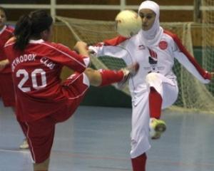 Футболісткам збірної Ірану заборонили грати в хіджабах
