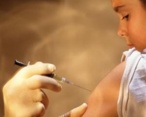 Родители могут не давать согласие на прививку ребенка - эксперт