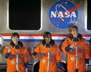 Шаттл Discovery вывез в космос рекордное количество женщин