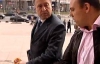 Киевский чиновник бросил в урну микрофон журналиста (ВИДЕО)