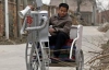 Робот возит китайца на прогулку (ФОТО)