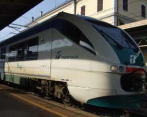Под Римом столкнулись два пассажирских поезда