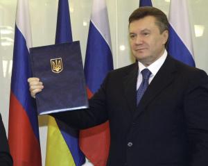Янукович розповів, як він врятував українців від підвищення компослуг