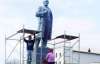 П"ять літрів фарби витратили на пам"ятник Леніну