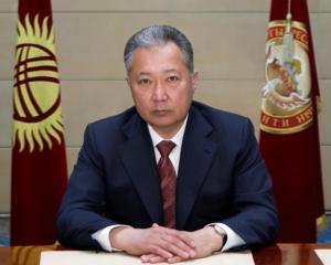 Путин заставил Бакиева подписать заявление об отставке - СМИ