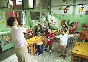 Безумный китайский учитель порезал 28 дошкольников