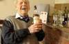 100-річний дідусь щодня випиває по склянці віскі