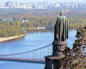 Памятника князю Владимиру до 9 мая срочно реставрируют