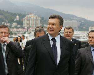 Янукович дал задание построить мост через Керченский пролив