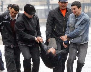 У нових сутичках у Киргизстані поранено 30 людей
