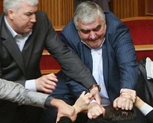 БЮТ требует наказать двоих "регионалов"