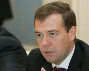 Медведев &amp;quot;экспромтом&amp;quot; пригласил Януковича в свой военный блок