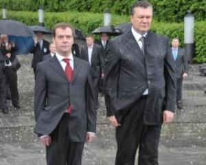 Януковича назвали комнатной собачкой Медведева
