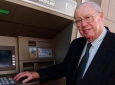 Помер винахідник банкоматів