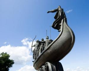 Памятник основателям Киева уже возобновили