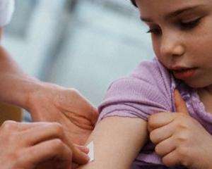 Вакцины от полиомиелита в Украине хватит на полгода