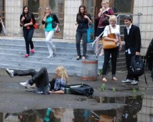 Підлітки жорстоко побили школярів просто на шкільному подвір'ї