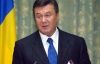 Янукович сбежал от журналистов в казарму