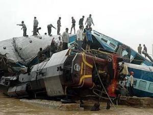Маоисты взорвали индийский поезд - десятки погибших, сотня раненных
