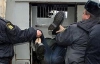 В Харькове милиция пакует у бобики защитников парка
