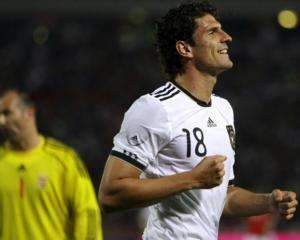 Германия разгромила Венгрию, Испания спасла победу в матче с арабами