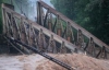 У Польщі велика вода обвалила залізничний міст (ФОТО)