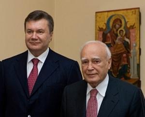 Янукович слетал в Грецию