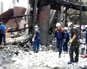 Из-за взрыва на шахте Орджоникидзе 4 автомобиля провалились под землю (обновлено)