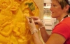 Американка вирізає скульптури із сиру (ВІДЕО)