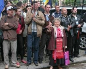 Вимоги пікетувальників, яких прогнали з-під вікон Януковича, обіцяють &amp;quot;уважно розглянути&amp;quot;