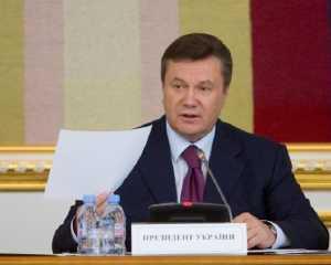 Янукович змусить чиновників декларувати видатки та розмовляти англійською
