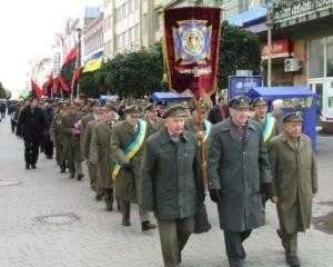 Коломийські ветерани повернули Януковичу свої нагороди