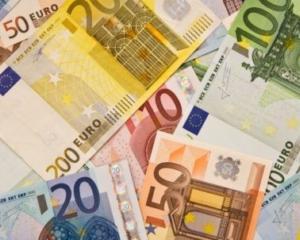  Евро потерял 20 копеек на наличном рынке