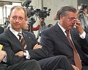 Яценюк і Гриценко розкритикували законопроект "Регіонів" про місцеві вибори