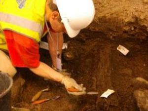 Археологи нашли останки коренастой женщины-гладиатора