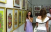 Параска Хома п"ять тисяч картин зберігає на горищі