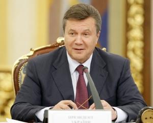 Янукович &amp;quot;радикально&amp;quot; накажет министра обороны