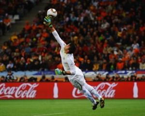 Испания и Нидерланды сыграют в финале ЧМ-2010 золотым &amp;quot;братом&amp;quot; Jabulani