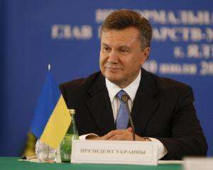 Янукович продолжает праздновать день рождения в Мухалатке