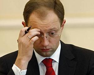 Яценюк не отказался от местных выборов