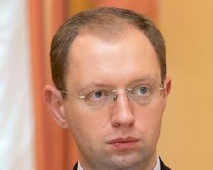Яценюк обжалует в суде скандальный закон о местных выборах