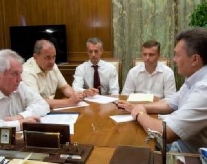 Янукович назвал взрыв в Запорожье вызовом бандитов обществу