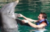 Месси в отпуске танцевал с дельфином