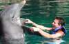 Месси в отпуске танцевал с дельфином